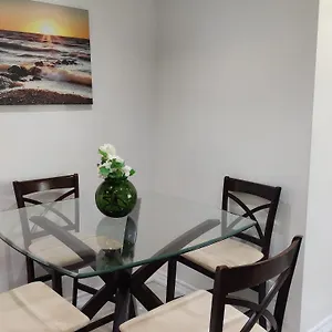 Spacious Mbr Near Kennedy Subway & Go Séjour chez l'habitant Toronto